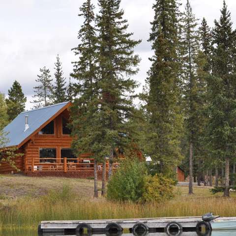 Chilcotin's Waterfront Resort & Motel